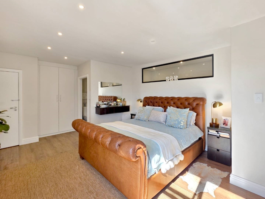 2 Bedroom Property for Sale in Sea Point Western Cape